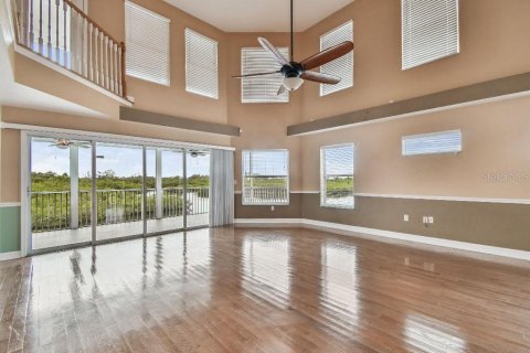House in Port Richey, Florida 5 bedrooms, 406.45 sq.m. № 1917611 - photo 27