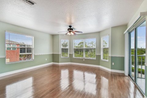 House in Port Richey, Florida 5 bedrooms, 406.45 sq.m. № 1917611 - photo 23
