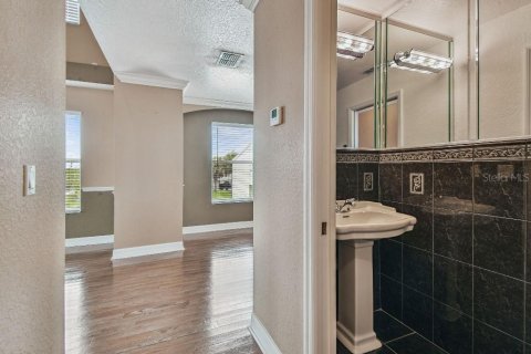 House in Port Richey, Florida 5 bedrooms, 406.45 sq.m. № 1917611 - photo 30