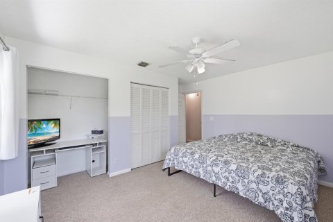 House in Wellington, Florida 3 bedrooms, 191.1 sq.m. № 2256423 - photo 16
