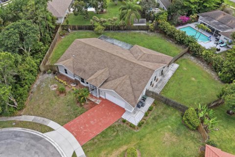 House in Wellington, Florida 3 bedrooms, 191.1 sq.m. № 2256423 - photo 25