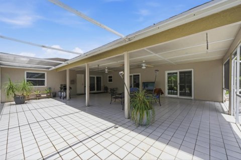 House in Wellington, Florida 3 bedrooms, 191.1 sq.m. № 2256423 - photo 21