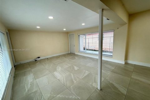 Villa ou maison à louer à Hialeah, Floride: 4 chambres, 151.06 m2 № 1973730 - photo 9