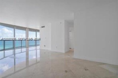 Copropriété à vendre à Miami Beach, Floride: 1 chambre, 106.93 m2 № 2066374 - photo 4