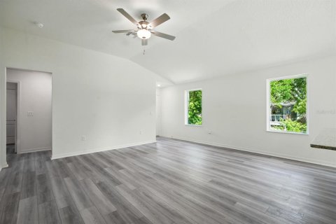 House in Deltona, Florida 3 bedrooms, 108.97 sq.m. № 1778514 - photo 9