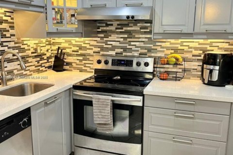 Copropriété à louer à North Bay Village, Floride: 1 chambre, 87.33 m2 № 1779814 - photo 27