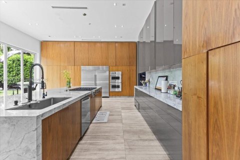 Casa en venta en Miami, Florida, 5 dormitorios, 549.15 m2 № 1881457 - foto 10