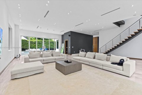 Casa en venta en Miami, Florida, 5 dormitorios, 549.15 m2 № 1881457 - foto 8