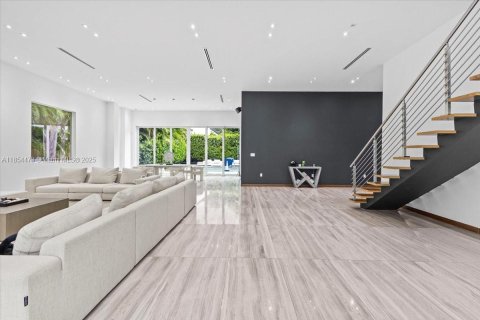 Casa en venta en Miami, Florida, 5 dormitorios, 549.15 m2 № 1881457 - foto 5
