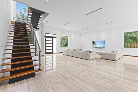 Casa en venta en Miami, Florida, 5 dormitorios, 549.15 m2 № 1881457 - foto 16