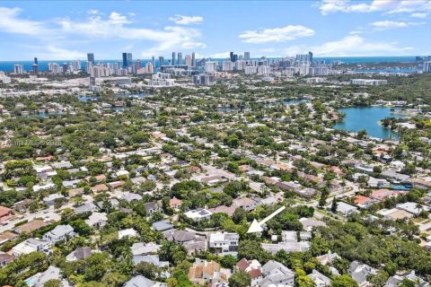 Casa en venta en Miami, Florida, 5 dormitorios, 549.15 m2 № 1881457 - foto 30