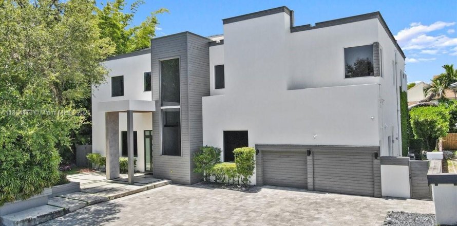 Casa en Miami, Florida 5 dormitorios, 549.15 m2 № 1881457
