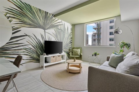 Condo in Miami, Florida, 1 bedroom  № 2010537 - photo 8