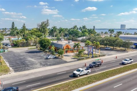 Immobilier commercial à vendre à North Fort Myers, Floride: 321.44 m2 № 2205649 - photo 5