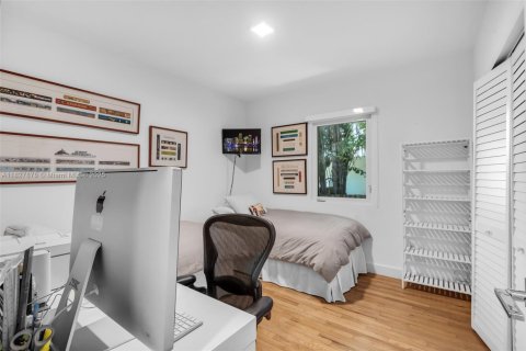 House in Miami, Florida 3 bedrooms, 193.05 sq.m. № 1799266 - photo 16