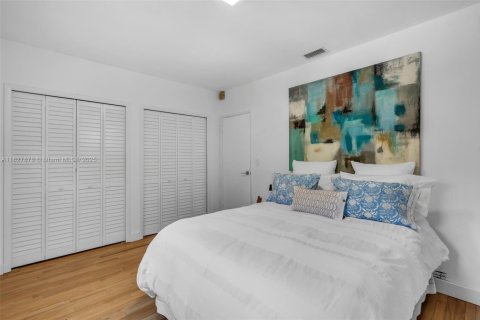 House in Miami, Florida 3 bedrooms, 193.05 sq.m. № 1799266 - photo 20