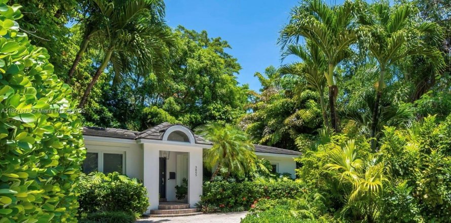Casa en Miami, Florida 3 dormitorios, 168.06 m2 № 1799266