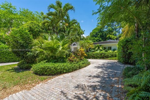 House in Miami, Florida 3 bedrooms, 193.05 sq.m. № 1799266 - photo 3