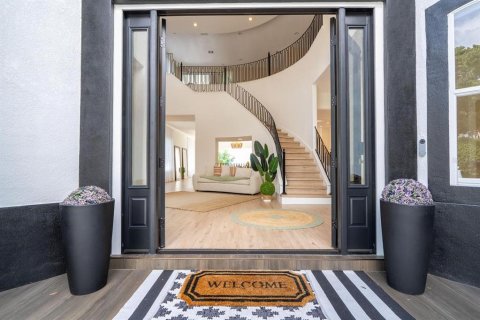 Casa en venta en Orlando, Florida, 5 dormitorios, 580.08 m2 № 1915055 - foto 6