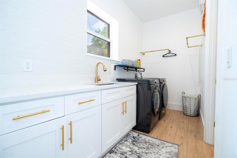 Casa en venta en Orlando, Florida, 5 dormitorios, 580.08 m2 № 1915055 - foto 15