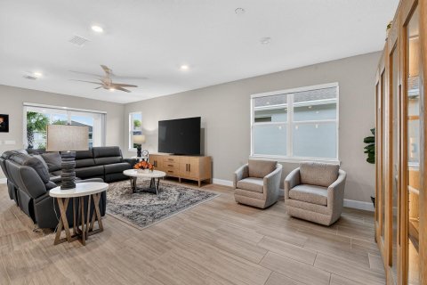 House in Port St. Lucie, Florida 2 bedrooms, 190.91 sq.m. № 2394722 - photo 15