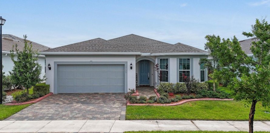 House in Port St. Lucie, Florida 2 bedrooms, 190.91 sq.m. № 2394722