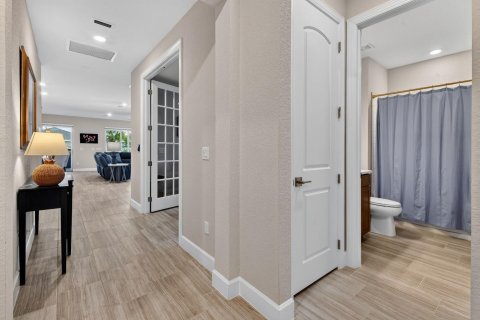 House in Port St. Lucie, Florida 2 bedrooms, 190.91 sq.m. № 2394722 - photo 12