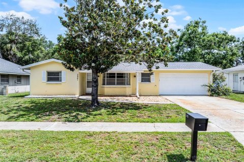 Casa en venta en Largo, Florida, 2 dormitorios, 132.29 m2 № 1782620 - foto 1
