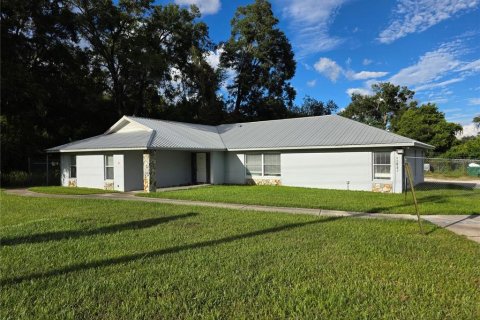 Immobilier commercial à Belleview, Floride 302.77 m2 № 2364698