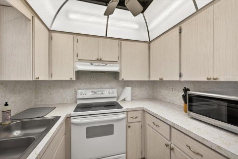 Купить кондоминиум в Нью-Порт-Ричи, Флорида 3 комнаты, 75.81м2, № 2237417 - фото 21
