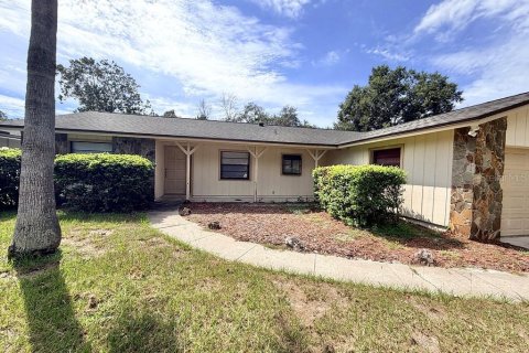 House in Apopka, Florida 3 bedrooms, 143.72 sq.m. № 2393598