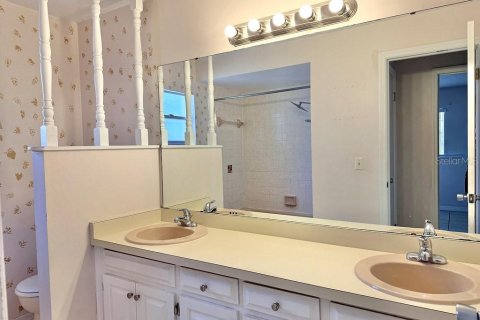House in Apopka, Florida 3 bedrooms, 143.72 sq.m. № 2393598 - photo 8