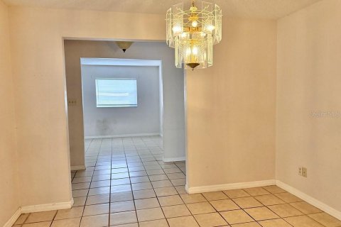 House in Apopka, Florida 3 bedrooms, 143.72 sq.m. № 2393598 - photo 5