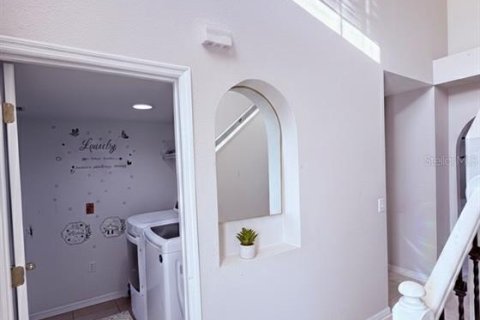 House in Winter Haven, Florida 4 bedrooms, 211.63 sq.m. № 2207848 - photo 5