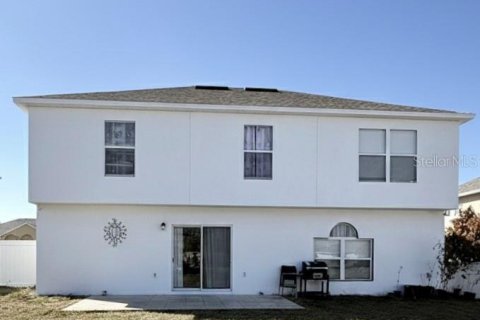 House in Winter Haven, Florida 4 bedrooms, 211.63 sq.m. № 2207848 - photo 3