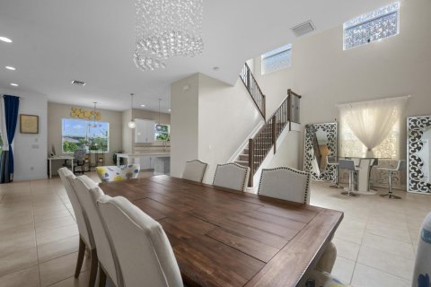 House in Westlake, Florida 4 bedrooms, 286.32 sq.m. № 2392822 - photo 9