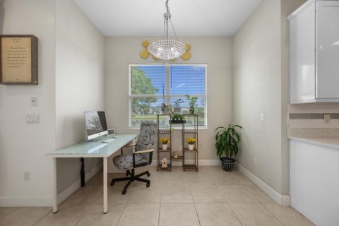 House in Westlake, Florida 4 bedrooms, 286.32 sq.m. № 2392822 - photo 12
