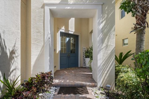 House in Westlake, Florida 4 bedrooms, 286.32 sq.m. № 2392822 - photo 3