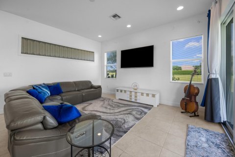 House in Westlake, Florida 4 bedrooms, 286.32 sq.m. № 2392822 - photo 16