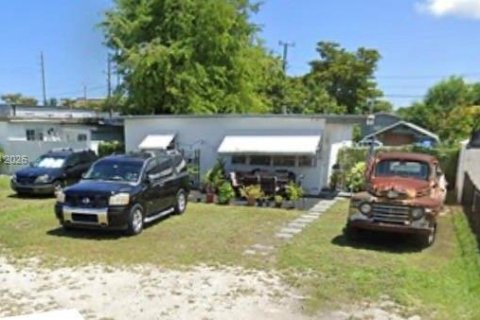 Villa ou maison à vendre à Hollywood, Floride: 2 chambres, 65.03 m2 № 2048327 - photo 11