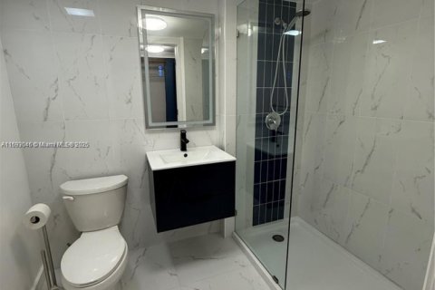 Villa ou maison à louer à Hollywood, Floride: 9767.74 m2 № 1867789 - photo 6