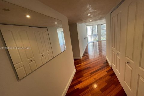 Apartment in Miami, Florida 2 bedrooms, 160.07 sq.m. № 2052838 - photo 14