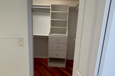 Apartment in Miami, Florida 2 bedrooms, 160.07 sq.m. № 2052838 - photo 25