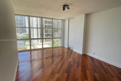 Apartment in Miami, Florida 2 bedrooms, 160.07 sq.m. № 2052838 - photo 27