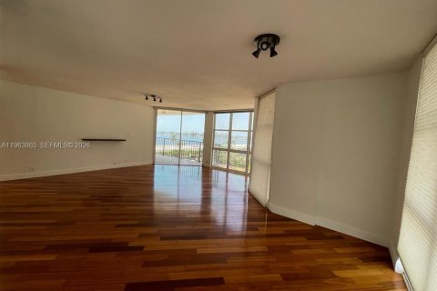 Apartment in Miami, Florida 2 bedrooms, 160.07 sq.m. № 2052838 - photo 7