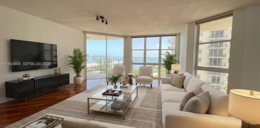 Apartment in Miami, Florida 2 bedrooms, 160.07 sq.m. № 2052838