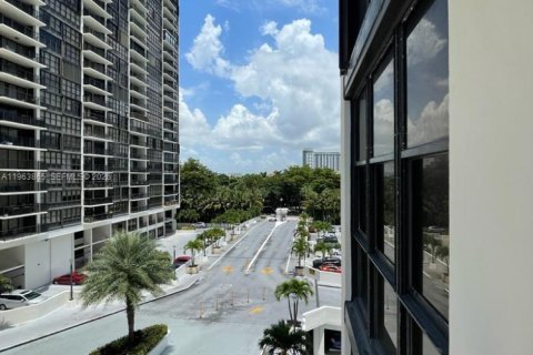 Apartment in Miami, Florida 2 bedrooms, 160.07 sq.m. № 2052838 - photo 15