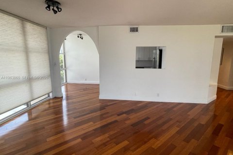 Apartment in Miami, Florida 2 bedrooms, 160.07 sq.m. № 2052838 - photo 5