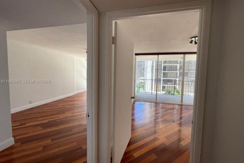 Apartment in Miami, Florida 2 bedrooms, 160.07 sq.m. № 2052838 - photo 10