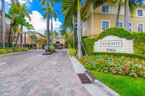 Touwnhouse à Aventura, Floride 3 chambres, 137.59 m2 № 2248179